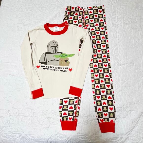 Hanna Andersson Star Wars Mandalorian Valentine’s PJs Size 8 - Picture 2 of 6